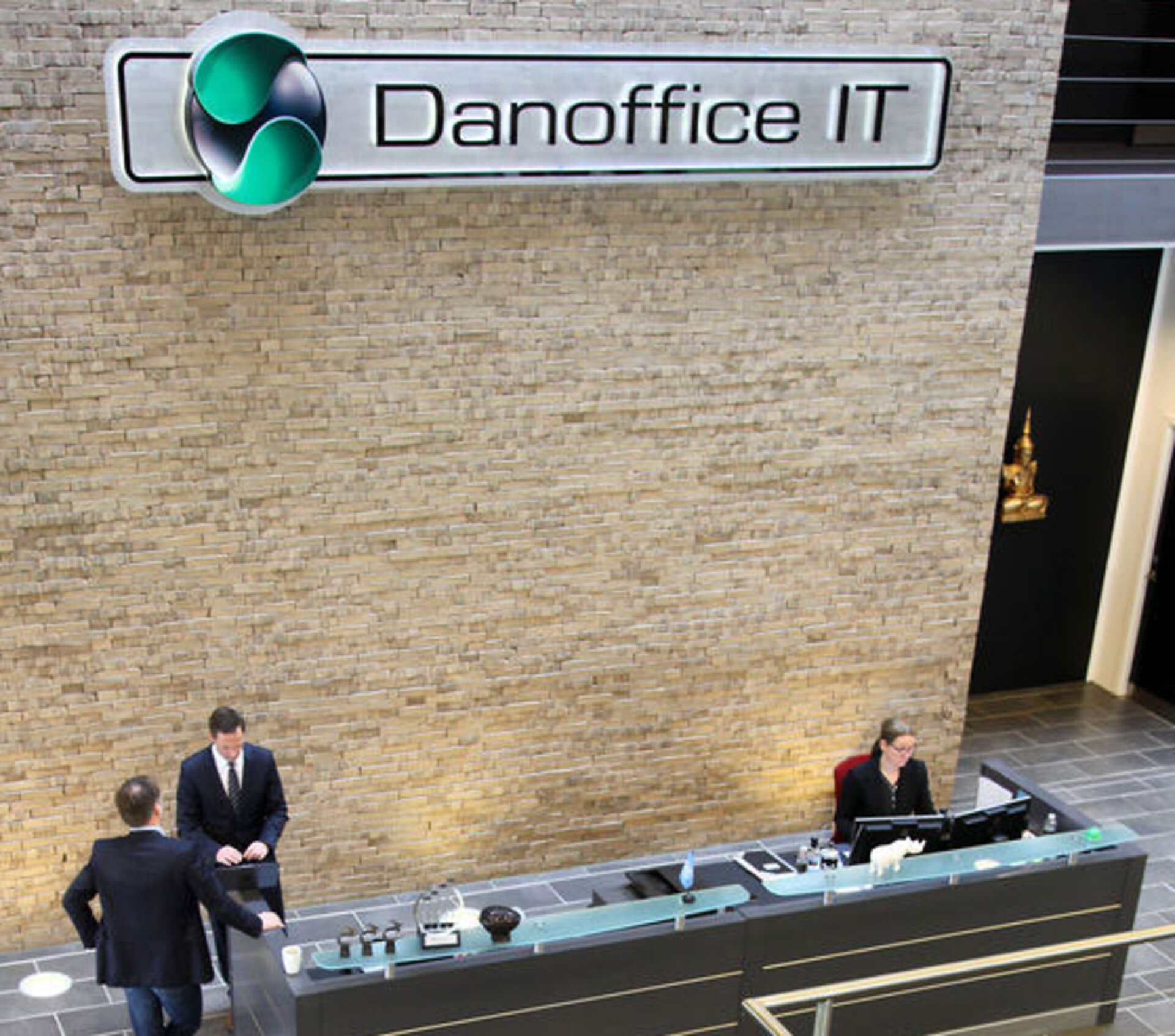 Danoffice IT underhåller och säljer professionell IT-utrustning till mer än 400 organisationer, icke-statliga organisationer över hela världen och internationella företag i 163 länder
